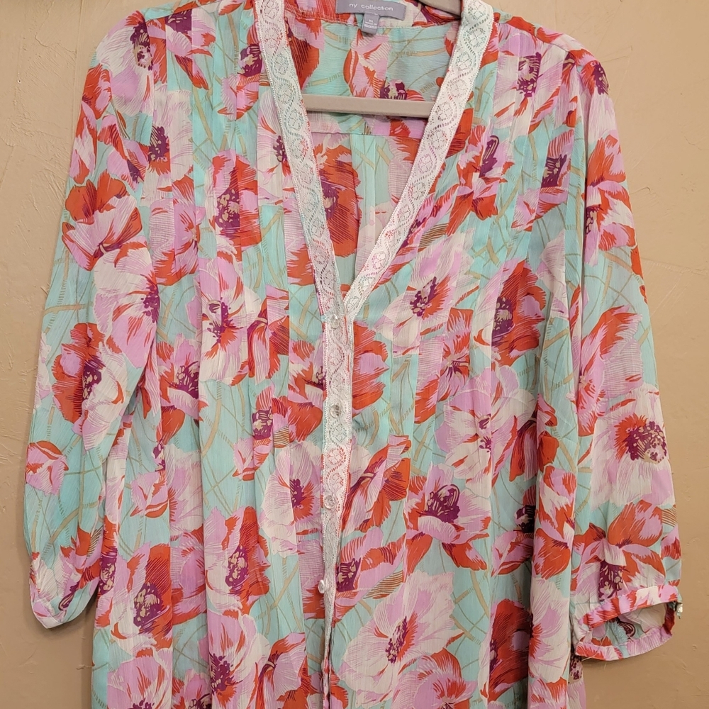 Flowers & Lace Blouse